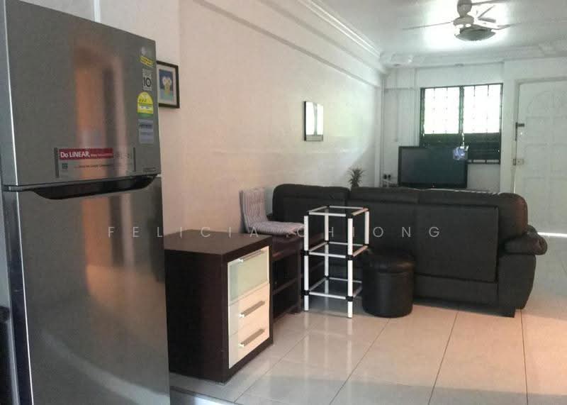 446 Ang Mo Kio Avenue 10, 446 Ang Mo Kio Avenue 10, Ang Mo Kio / Bishan / Thomson, 2 Bedrooms, 721 sqft, HDB Flat For Rent, by Felicia Chiong, 500276197 - Living Room - PropertyGuru.com.sg
