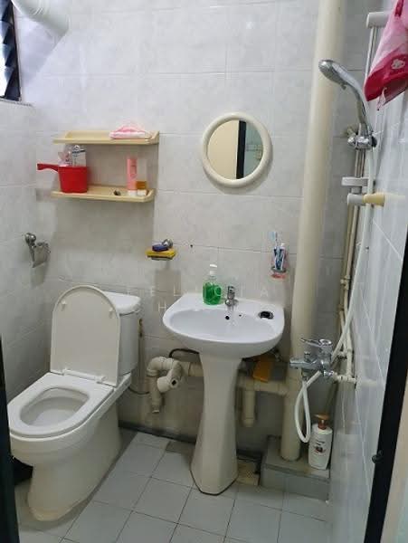446 Ang Mo Kio Avenue 10, 446 Ang Mo Kio Avenue 10, Ang Mo Kio / Bishan / Thomson, 2 Bedrooms, 721 sqft, HDB Flat For Rent, by Felicia Chiong, 500276197 - Bathroom - PropertyGuru.com.sg