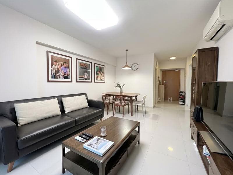 79E Toa Payoh Central, 79E Toa Payoh Central, Balestier / Toa Payoh, 3 Bedrooms, 979 sqft, HDB Flat For Sale, by Vanessa Duan, 500276214 - Living Room - PropertyGuru.com.sg