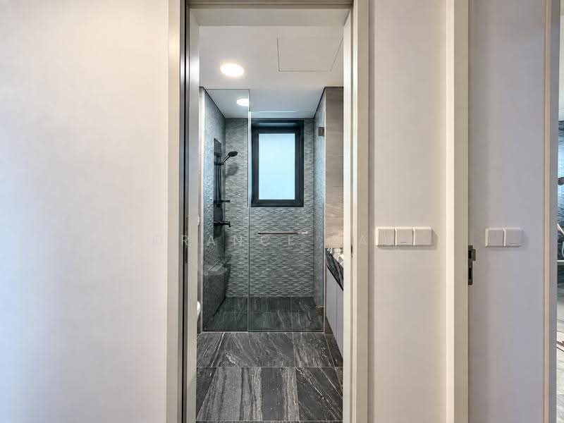 Margaret Ville, 20 Margaret Drive, Alexandra / Commonwealth, 2 Bedrooms, 829 sqft, Apartment For Sale, by Torance Paul, 500276217 - Common Bathroom - PropertyGuru.com.sg