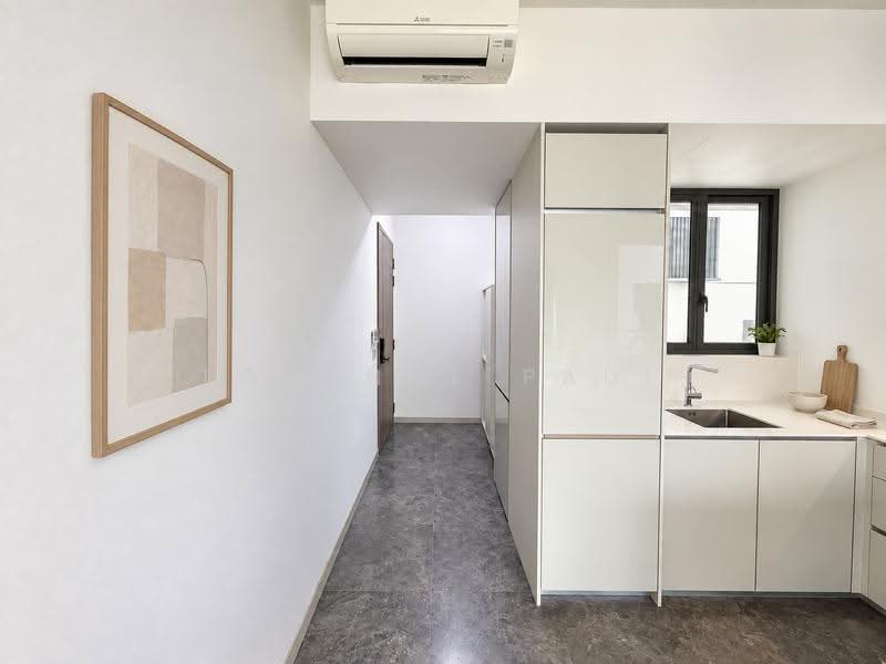 Margaret Ville, 20 Margaret Drive, Alexandra / Commonwealth, 2 Bedrooms, 829 sqft, Apartment For Sale, by Torance Paul, 500276217 - Corridor - PropertyGuru.com.sg