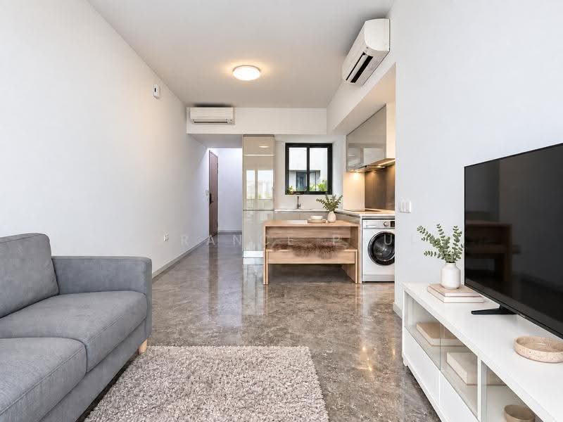 Margaret Ville, 20 Margaret Drive, Alexandra / Commonwealth, 2 Bedrooms, 829 sqft, Apartment For Sale, by Torance Paul, 500276217 - Living Room - PropertyGuru.com.sg