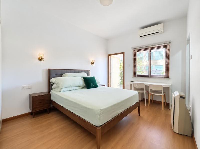 $5.35M for a FREEHOLD terrace in Katong — and it's RENOVATED, Joo Chiat, Katong, Eunos / Geylang / Paya Lebar, 5 Bedrooms, 2,500 sqft, Terraced House For Sale, by Aaron Yang, 500276231 - Bedroom - PropertyGuru.com.sg