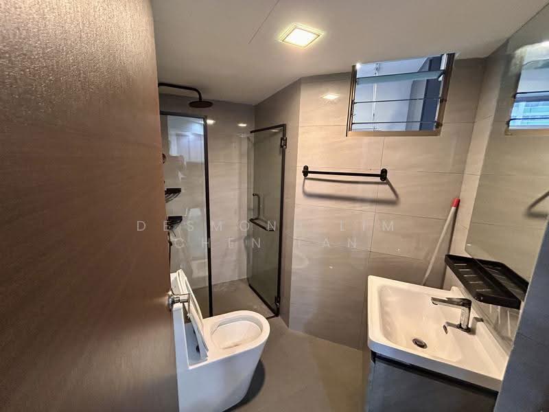 Orchid Park Condominium, 89 Yishun Street 81, Sembawang / Yishun, 2 Bedrooms, 980 sqft, Condominium For Rent, by Desmond Lim Chen Fan, 500276235 - Bathroom - PropertyGuru.com.sg