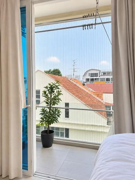 Prestige Loft, 286 Telok Kurau Road, East Coast / Marine Parade, Studio, 366 sqft, Apartment For Sale, by Claudia Ong, 500276239 - Balcony - PropertyGuru.com.sg