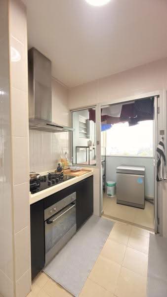 782C Woodlands Crescent, 782C Woodlands Crescent, Admiralty / Woodlands, 2 Bedrooms, 721 sqft, HDB Flat For Sale, by Connie Chew 周址芩, 500276254 - Kitchen - PropertyGuru.com.sg