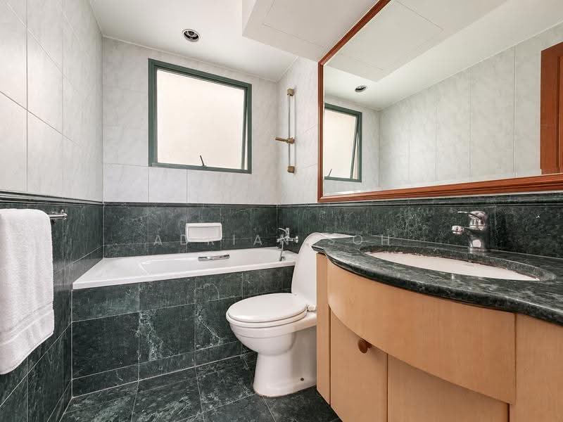 Palm Gardens, 2C Hong San Walk, Dairy Farm / Bukit Panjang / Choa Chu Kang, 2 Bedrooms, 958 sqft, Condominium For Sale, by Adrian Soh, 500276255 - Bathroom - PropertyGuru.com.sg
