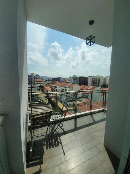 Rezi 26, 5 Lorong 26 Geylang, Eunos / Geylang / Paya Lebar, 1 Bedroom, 452 sqft, Condominium For Rent, by Lynn Goh, 500276266 - Balcony - PropertyGuru.com.sg