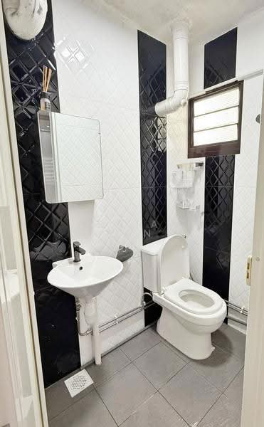 476 Ang Mo Kio Avenue 10, 476 Ang Mo Kio Avenue 10, Ang Mo Kio / Bishan / Thomson, 2 Bedrooms, 721 sqft, HDB Flat For Sale, by Adrian Tan, 500276282 - Bathroom - PropertyGuru.com.sg