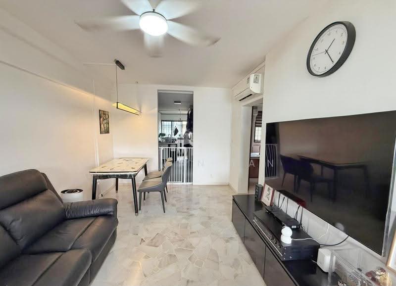 476 Ang Mo Kio Avenue 10, 476 Ang Mo Kio Avenue 10, Ang Mo Kio / Bishan / Thomson, 2 Bedrooms, 721 sqft, HDB Flat For Sale, by Adrian Tan, 500276282 - Living Room - PropertyGuru.com.sg