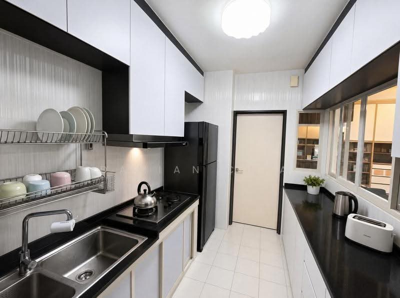 296A Bukit Batok Street 22, 296A Bukit Batok Street 22, Dairy Farm / Bukit Panjang / Choa Chu Kang, 4 Bedrooms, 1,238 sqft, HDB Flat For Sale, by Damian Chia, 500276295 - Kitchen - PropertyGuru.com.sg