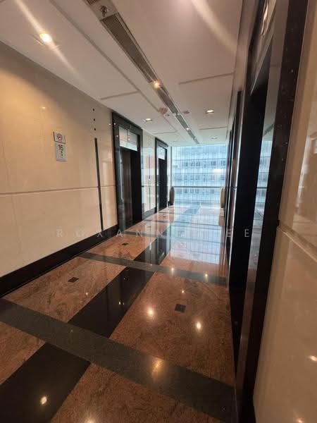 Royal Group Building, 3 3, Boat Quay / Raffles Place / Marina, 1,292 sqft, Office For Rent, by Roxanne Lee, 500276305 - Corridor - CommercialGuru.com.sg