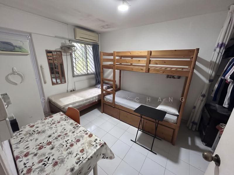 290 Tampines Street 22, 290 Tampines Street 22, Pasir Ris / Tampines, 2 Bedrooms, 721 sqft, HDB Flat For Sale, by Clarence Chang, 500276313 - Bedroom - PropertyGuru.com.sg