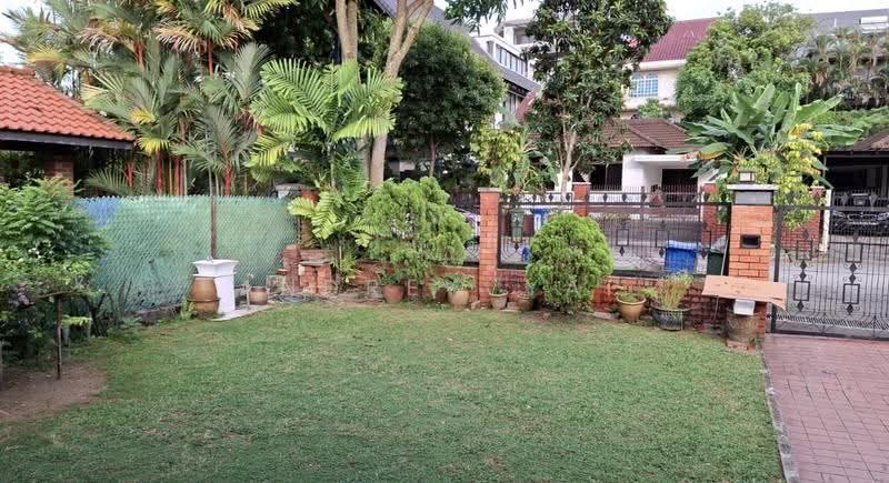 Serangoon Garden Estate, Cooling Close, Hougang / Punggol / Sengkang, Room Rental, 130 sqft, Semi-Detached House For Rent, by Andrew Yap, 500276328 - Garden - PropertyGuru.com.sg