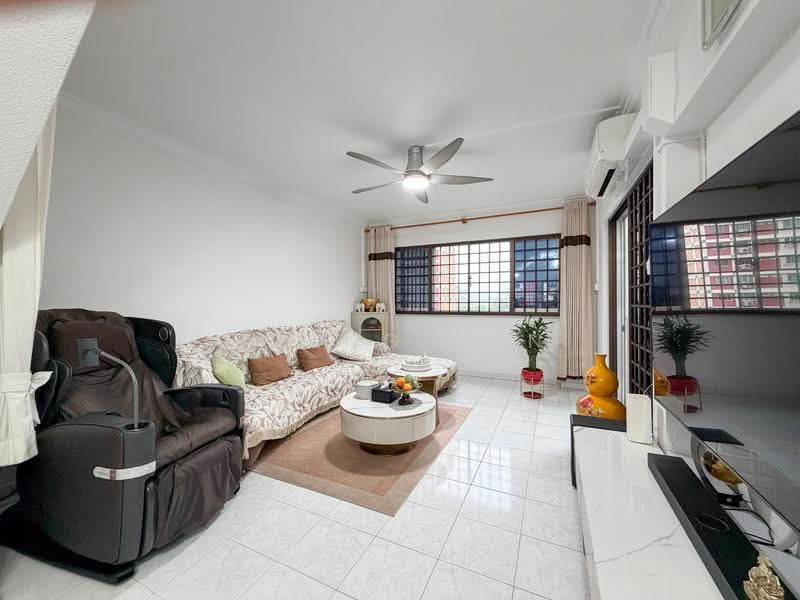 222 Bishan Street 23, 222 Bishan Street 23, Ang Mo Kio / Bishan / Thomson, 4 Bedrooms, 1,572 sqft, HDB Flat For Sale, by Huang Han, 500276334 - Living Room - PropertyGuru.com.sg