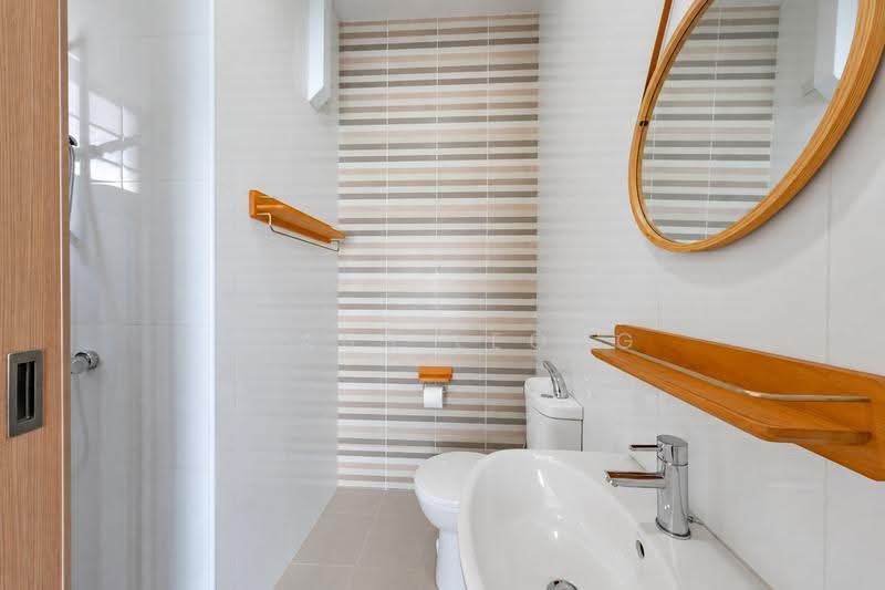 419A Northshore Drive, 419A Northshore Drive, Hougang / Punggol / Sengkang, 3 Bedrooms, 1,012 sqft, HDB Flat For Sale, by Evans Leong, 500276359 - Bathroom 2 - PropertyGuru.com.sg