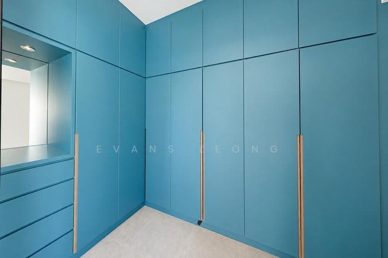 419A Northshore Drive, 419A Northshore Drive, Hougang / Punggol / Sengkang, 3 Bedrooms, 1,012 sqft, HDB Flat For Sale, by Evans Leong, 500276359 - Walk-in Wardrobe | Master bedroom - PropertyGuru.com.sg