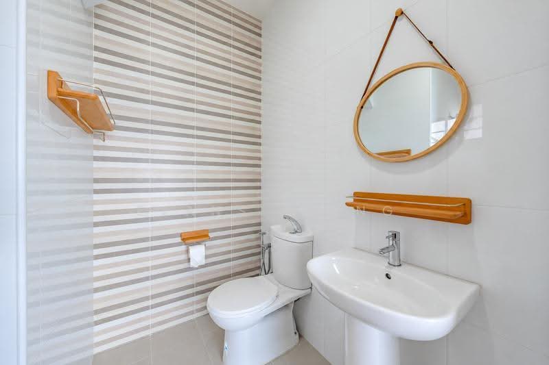 419A Northshore Drive, 419A Northshore Drive, Hougang / Punggol / Sengkang, 3 Bedrooms, 1,012 sqft, HDB Flat For Sale, by Evans Leong, 500276359 - Bathroom 2 - PropertyGuru.com.sg
