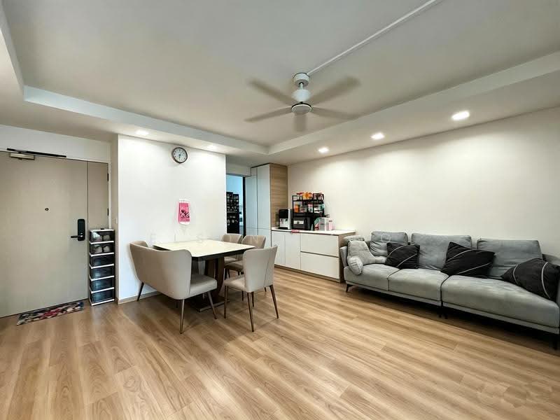 410A Fernvale Road, 410A Fernvale Road, Seletar / Yio Chu Kang, 3 Bedrooms, 1,033 sqft, HDB Flat For Sale, by Elson Wang, 500276374 - Living Room - PropertyGuru.com.sg