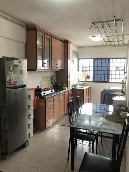 307 Shunfu Road, 307 Shunfu Road, Ang Mo Kio / Bishan / Thomson, Room Rental, 100 sqft, HDB Flat For Rent, by Fanny Gunawan, 500276380 - Kitchen - PropertyGuru.com.sg