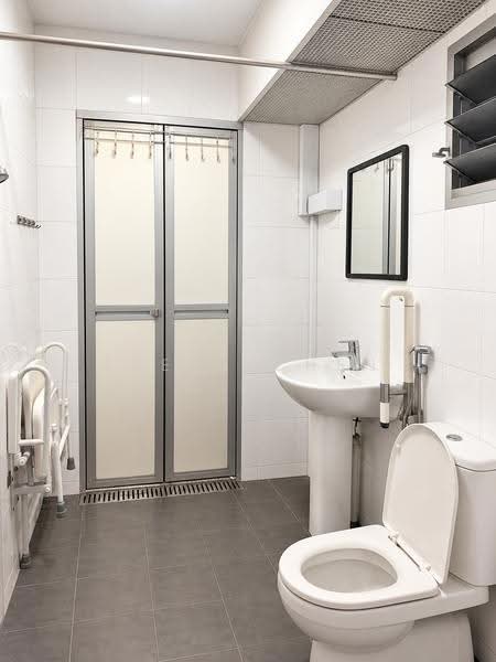 622B Punggol Central, 622B Punggol Central, Hougang / Punggol / Sengkang, 1 Bedroom, 495 sqft, HDB Flat For Sale, by Steve Chen, 500276382 - Bathroom - PropertyGuru.com.sg