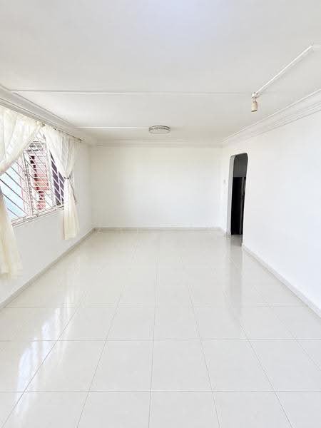 327 Serangoon Avenue 3, 327 Serangoon Avenue 3, Hougang / Punggol / Sengkang, 3 Bedrooms, 904 sqft, HDB Flat For Sale, by Zan Sim (沈瓒延), 500276391 - Living Room - PropertyGuru.com.sg