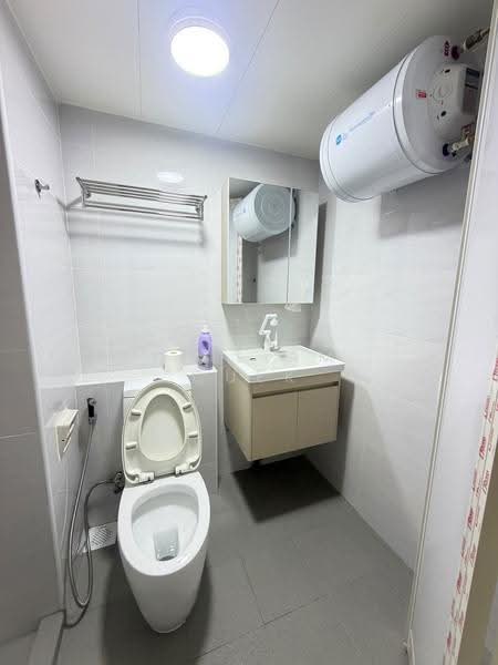 678A Jurong West Street 64, 678A Jurong West Street 64, Boon Lay / Jurong / Tuas, Room Rental, 120 sqft, HDB Flat For Rent, by William Quek, 500276392 - Bathroom - PropertyGuru.com.sg