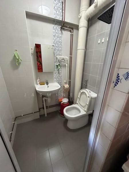 837 Woodlands Street 82, 837 Woodlands Street 82, Admiralty / Woodlands, Room Rental, 200 sqft, HDB Flat For Rent, by Jasmine Lek, 500276396 - Bathroom - PropertyGuru.com.sg
