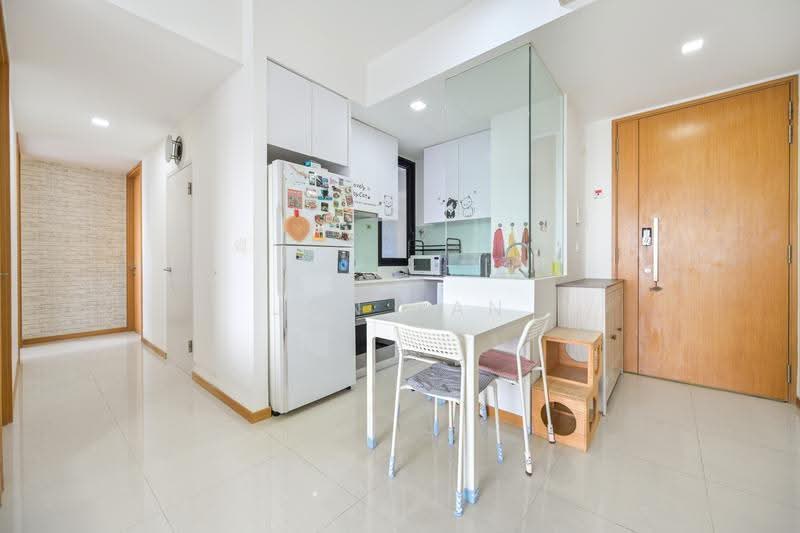 The Trilinq, Jalan Lempeng, Buona Vista / West Coast / Clementi New Town, 2 Bedrooms, 710 sqft, Condominium For Sale, by Jon Tan, 500276399 - Kitchen - PropertyGuru.com.sg