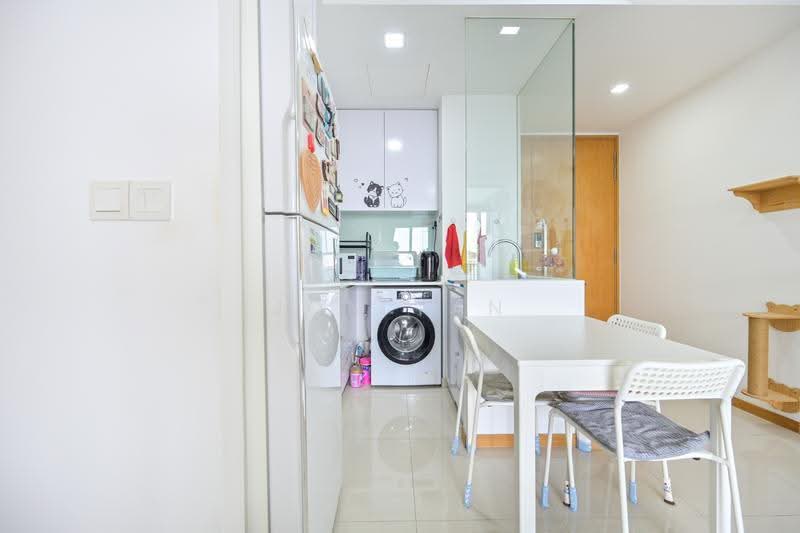 The Trilinq, Jalan Lempeng, Buona Vista / West Coast / Clementi New Town, 2 Bedrooms, 710 sqft, Condominium For Sale, by Jon Tan, 500276399 - Kitchen - PropertyGuru.com.sg
