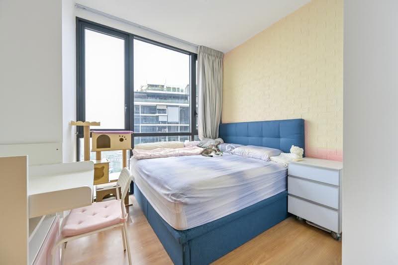 The Trilinq, Jalan Lempeng, Buona Vista / West Coast / Clementi New Town, 2 Bedrooms, 710 sqft, Condominium For Sale, by Jon Tan, 500276399 - Master Bedroom - PropertyGuru.com.sg