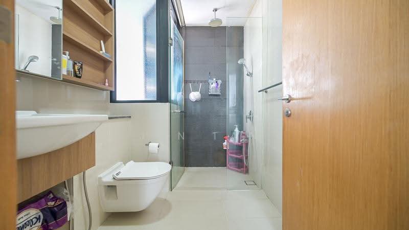 The Trilinq, Jalan Lempeng, Buona Vista / West Coast / Clementi New Town, 2 Bedrooms, 710 sqft, Condominium For Sale, by Jon Tan, 500276399 - Bathroom - PropertyGuru.com.sg
