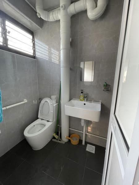 419 Fajar Road, 419 Fajar Road, Dairy Farm / Bukit Panjang / Choa Chu Kang, Room Rental, 120 sqft, HDB Flat For Rent, by Mary Phee, 500276403 - Bathroom - PropertyGuru.com.sg