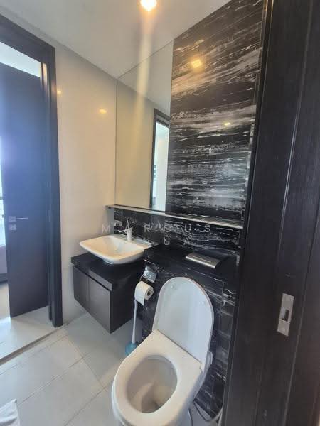 Robin Suites, 25 Robin Road, Tanglin / Holland / Bukit Timah, 1 Bedroom, 463 sqft, Apartment For Sale, by Marcus Chua, 500276405 - Bathroom - PropertyGuru.com.sg