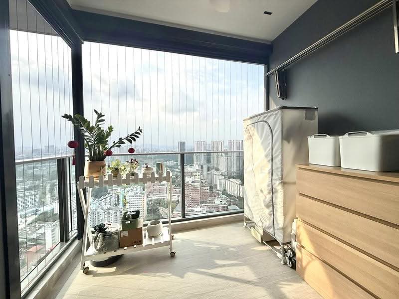 Stirling Residences, 23 Stirling Road, Alexandra / Commonwealth, 2 Bedrooms, 764 sqft, Condominium For Sale, by Kenneth Yeo, 500276408 - Balcony - PropertyGuru.com.sg