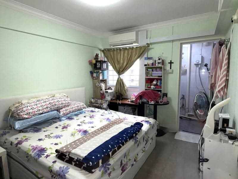 230 Bukit Batok East Avenue 3, 230 Bukit Batok East Avenue 3, Dairy Farm / Bukit Panjang / Choa Chu Kang, 2 Bedrooms, 721 sqft, HDB Flat For Sale, by Kelvin Neo, 500276415 - Bedroom - PropertyGuru.com.sg