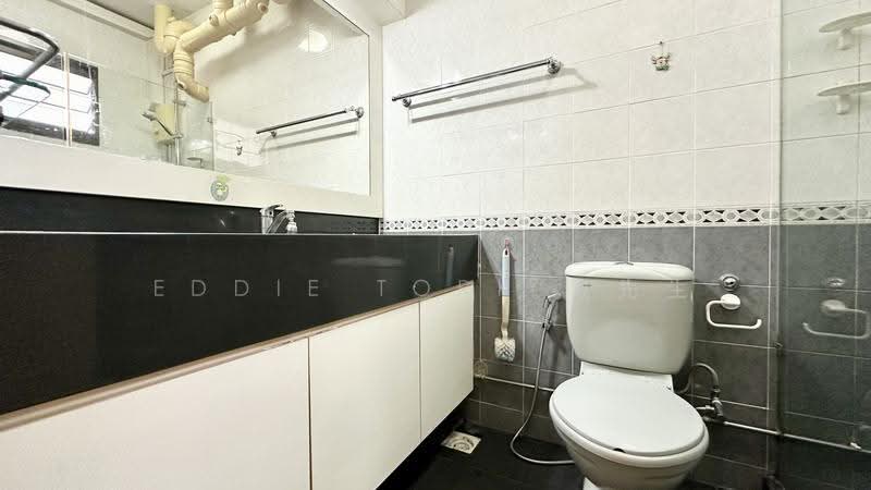 692B Choa Chu Kang Crescent, 692B Choa Chu Kang Crescent, Dairy Farm / Bukit Panjang / Choa Chu Kang, 3 Bedrooms, 1,184 sqft, HDB Flat For Rent, by Eddie Tork 戴先生, 500276419 - Bathroom - PropertyGuru.com.sg