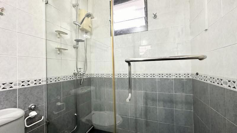 692B Choa Chu Kang Crescent, 692B Choa Chu Kang Crescent, Dairy Farm / Bukit Panjang / Choa Chu Kang, 3 Bedrooms, 1,184 sqft, HDB Flat For Rent, by Eddie Tork 戴先生, 500276419 - Bathroom - PropertyGuru.com.sg