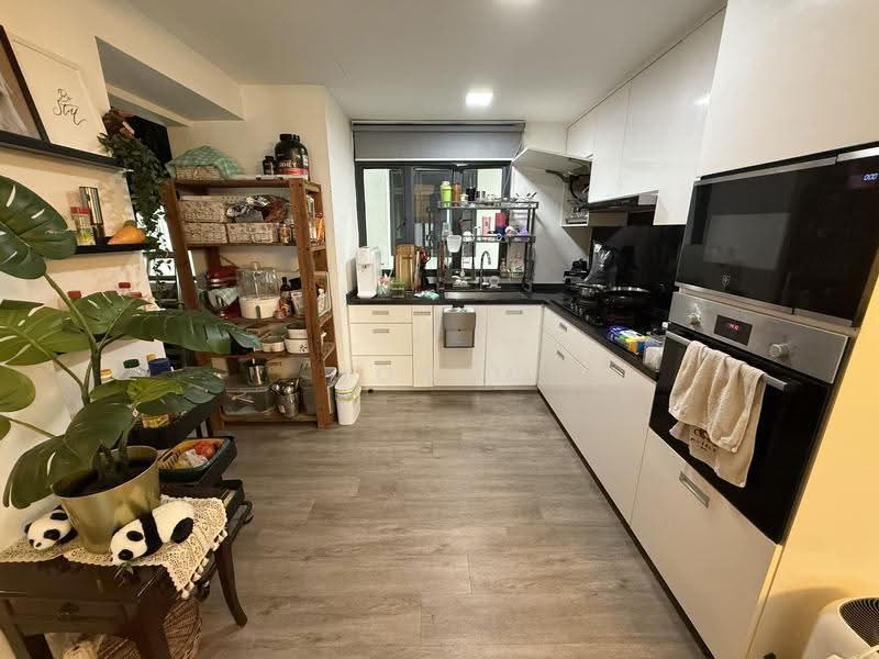 Regentville, 2 Hougang Street 92, Hougang / Punggol / Sengkang, 3 Bedrooms, 1,076 sqft, Condominium For Sale, by Jon M, 500276422 - Kitchen - PropertyGuru.com.sg