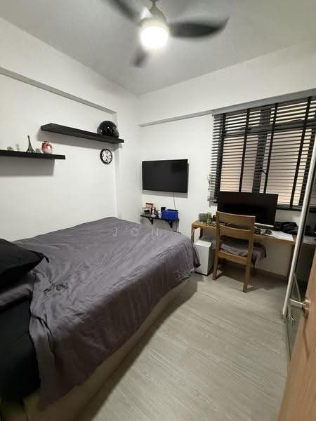 Regentville, 2 Hougang Street 92, Hougang / Punggol / Sengkang, 3 Bedrooms, 1,076 sqft, Condominium For Sale, by Jon M, 500276422 - Bedroom - PropertyGuru.com.sg