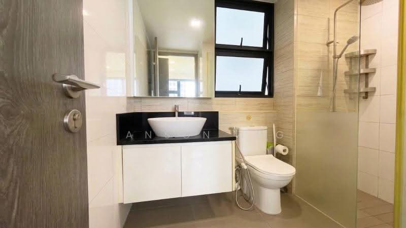 Lush Acres, 3 Fernvale Close, Seletar / Yio Chu Kang, 3 Bedrooms, 1,055 sqft, Condominium For Sale, by Janson Ang, 500276431 - Bathroom - PropertyGuru.com.sg