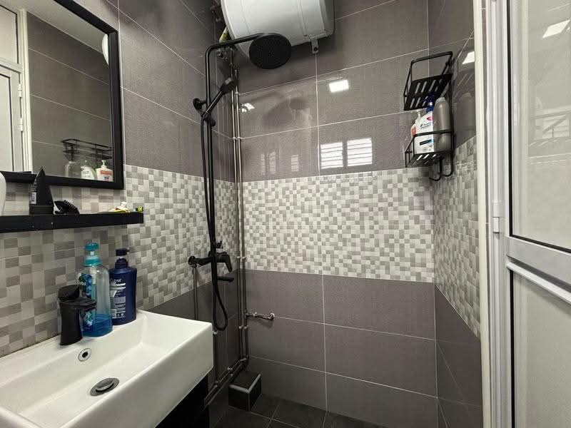 164 Simei Road, 164 Simei Road, Pasir Ris / Tampines, Room Rental, 130 sqft, HDB Flat For Rent, by Isaac Lee, 500276437 - Bathroom - PropertyGuru.com.sg