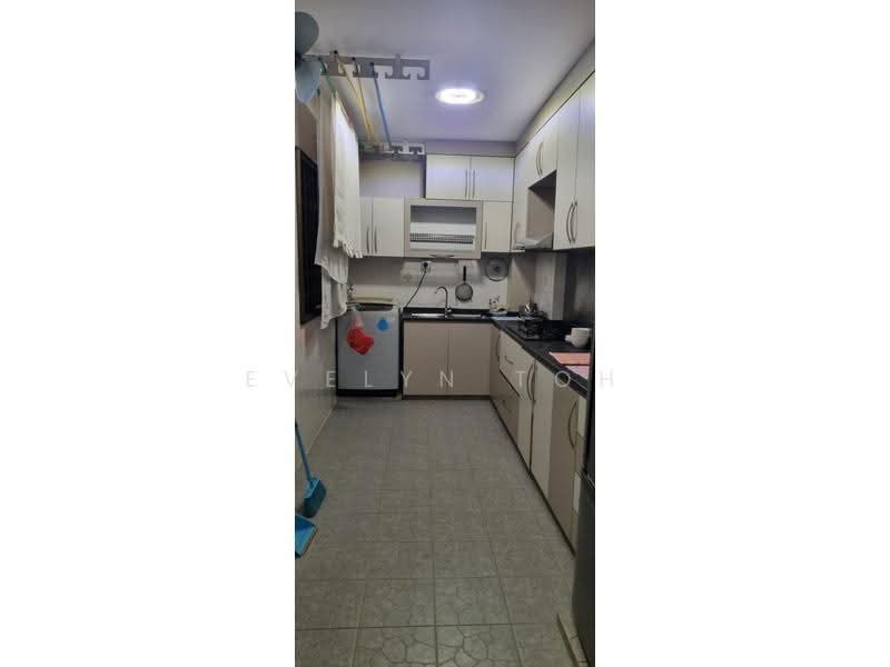 684D Choa Chu Kang Crescent, 684D Choa Chu Kang Crescent, Dairy Farm / Bukit Panjang / Choa Chu Kang, Room Rental, 200 sqft, HDB Flat For Rent, by Evelyn Toh, 500276458 - Kitchen - PropertyGuru.com.sg