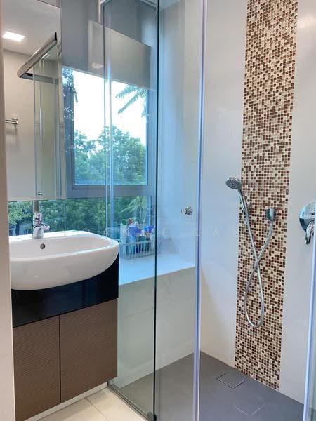 Cosmo, 18 Guillemard Crescent, Eunos / Geylang / Paya Lebar, 2 Bedrooms, 667 sqft, Condominium For Sale, by Joanne Law, 500276470 - Bathroom - PropertyGuru.com.sg