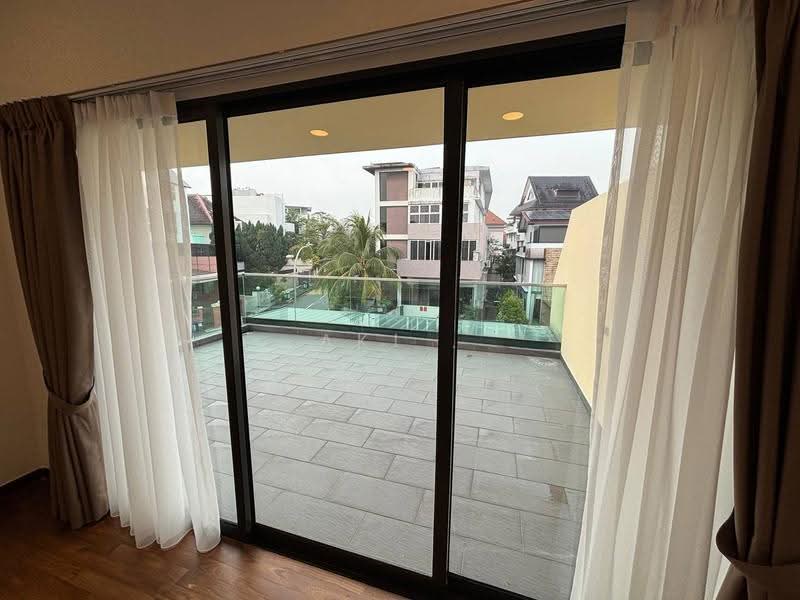 Sembawang Springs Estate, Jalan Salang, Sembawang / Yishun, 4 Bedrooms, 3,028 sqft, Semi-Detached House For Rent, by Aki ., 500276471 - Balcony - PropertyGuru.com.sg