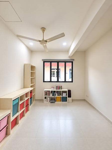 New Listing! Rare Huge Freehold Semi-D in District 15, East Coast / Marine Parade, 4 Bedrooms, 3,000 sqft, Semi-Detached House For Sale, by Brandan Tan, 500276472 - Study - PropertyGuru.com.sg