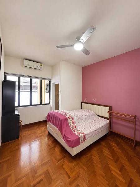 New Listing! Rare Huge Freehold Semi-D in District 15, East Coast / Marine Parade, 4 Bedrooms, 3,000 sqft, Semi-Detached House For Sale, by Brandan Tan, 500276472 - Bedroom - PropertyGuru.com.sg