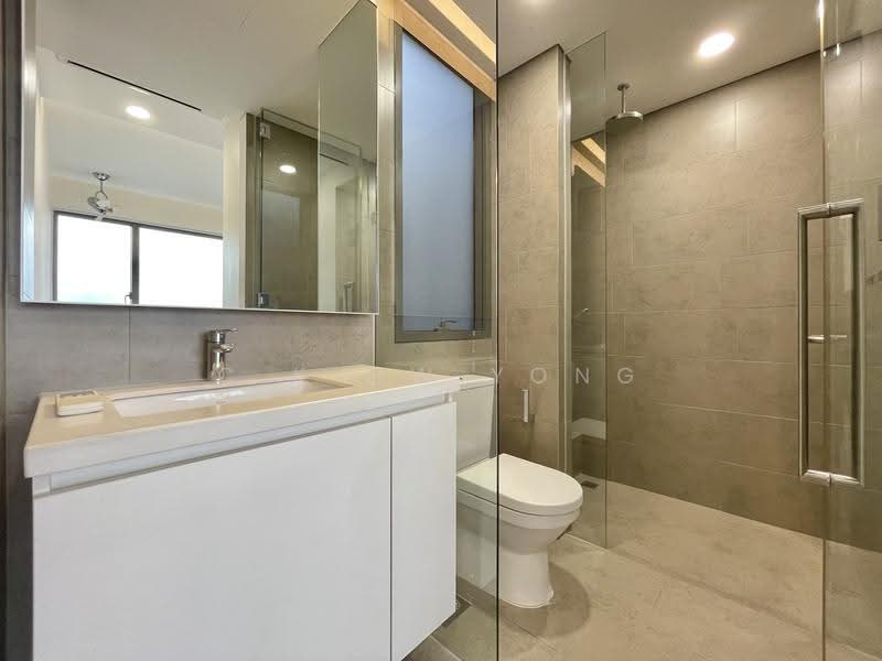 Stratum, 82 Elias Road, Pasir Ris / Tampines, 2 Bedrooms, 776 sqft, Condominium For Sale, by C K Ow Yong, 500276480 - Bathroom - PropertyGuru.com.sg
