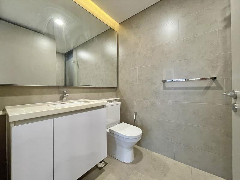 Stratum, 82 Elias Road, Pasir Ris / Tampines, 2 Bedrooms, 776 sqft, Condominium For Sale, by C K Ow Yong, 500276480 - Bathroom - PropertyGuru.com.sg
