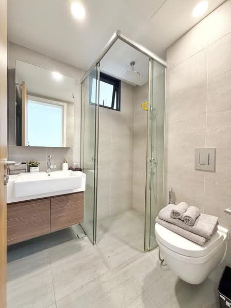 Uptown @ Farrer, 2 Perumal Road Singapore, Farrer Park / Serangoon Rd, 3 Bedrooms, 732 sqft, Condominium For Sale, by Klarris Leong, 500276486 - Bathroom - PropertyGuru.com.sg
